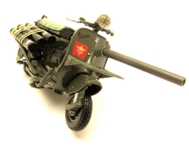 Modell 1:18 / Vespa TAP (1956) /Farbe military green,ca 9,5