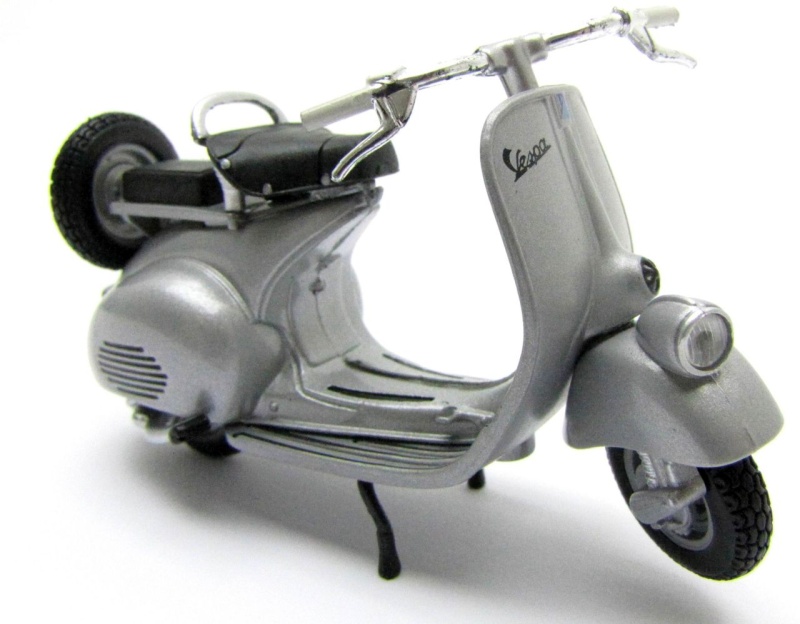Modell 1:18 / Vespa 125 (1953), / grau-silb. mettalic