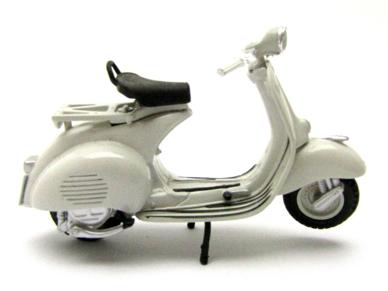 Modell 1:18 / Vespa 150 (1956 ), / beige / LT grau